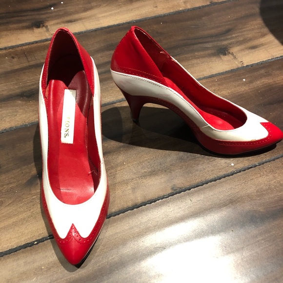 Vintage Red and White Wingtip Heels - Picture 2 of 5